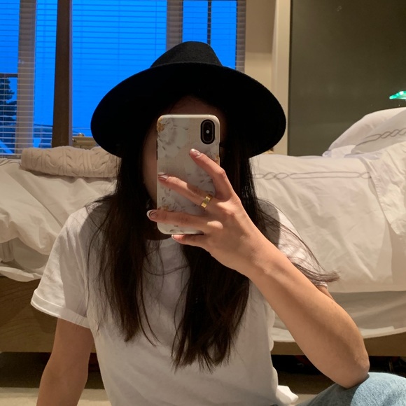 Black H&M hat - Picture 3 of 5